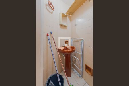 Lavabo de apartamento para alugar com 1 quarto, 55m² em Pinheiros, São Paulo