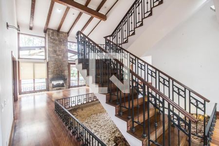 Sala de casa de condomínio para alugar com 5 quartos, 747m² em Alphaville, Santana de Parnaíba