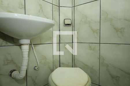 Banheiro de casa para alugar com 1 quarto, 40m² em Vila Verde, São Paulo