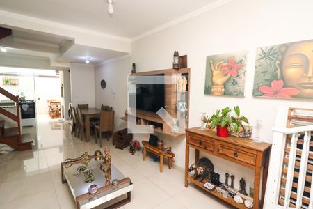 Sala de casa de condomínio à venda com 2 quartos, 95m² em Serraria, Porto Alegre