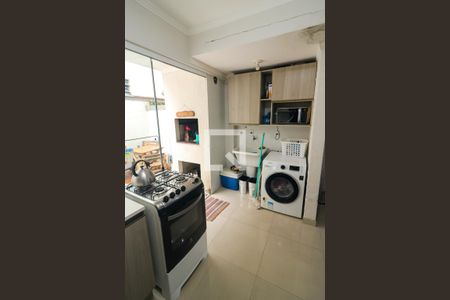 Cozinha e Área de Serviço de casa de condomínio à venda com 2 quartos, 95m² em Serraria, Porto Alegre