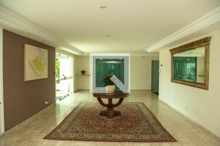 Hall de entrada de apartamento para alugar com 4 quartos, 200m² em Campo Belo, São Paulo
