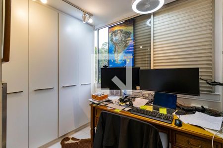 Quarto de apartamento para alugar com 4 quartos, 202m² em Vila Suzana, São Paulo