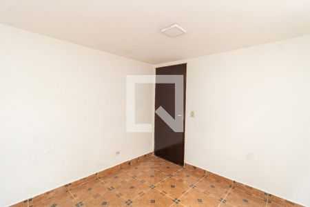 Quarto 2 de casa para alugar com 2 quartos, 80m² em Vila Leonor, São Paulo