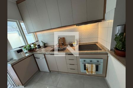 Cozinha de casa de condomínio à venda com 2 quartos, 78m² em Vila Alati, Jundiaí