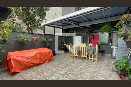 Quintal de casa à venda com 2 quartos, 136m² em Jardim Paulista, São Paulo