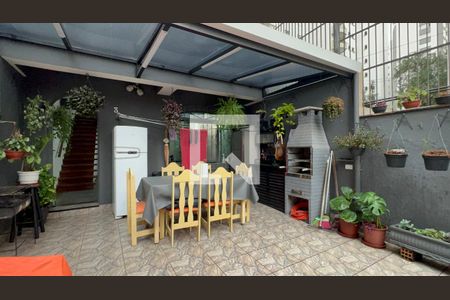 Quintal de casa à venda com 2 quartos, 136m² em Jardim Paulista, São Paulo