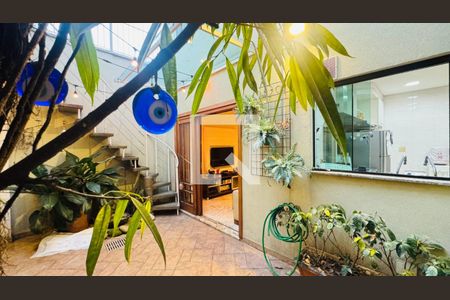 Quintal de casa à venda com 4 quartos, 215m² em Campo Belo, São Paulo
