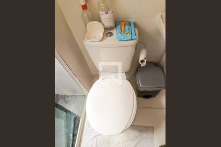 Banheiro de apartamento à venda com 2 quartos, 35m² em Del Castilho, Rio de Janeiro