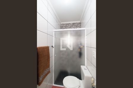 Banheiro da Suíte de casa para alugar com 2 quartos, 100m² em Vila Arapua, São Paulo