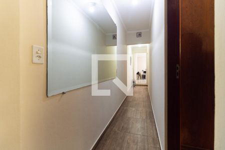 Corredor de casa para alugar com 2 quartos, 100m² em Vila Arapua, São Paulo