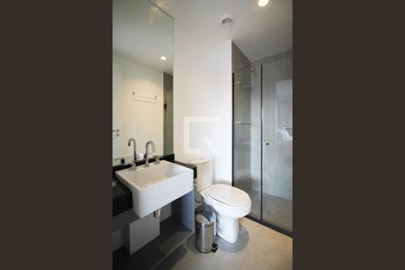 Banheiro de kitnet/studio para alugar com 1 quarto, 29m² em Indianópolis, São Paulo