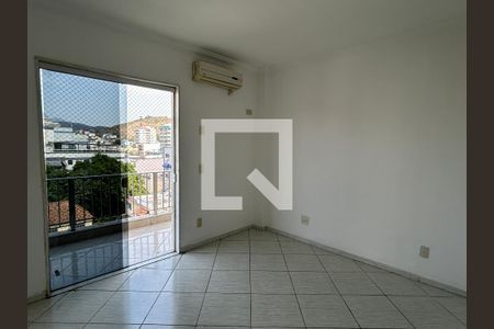 Quarto de apartamento à venda com 2 quartos, 121m² em Vila Valqueire, Rio de Janeiro