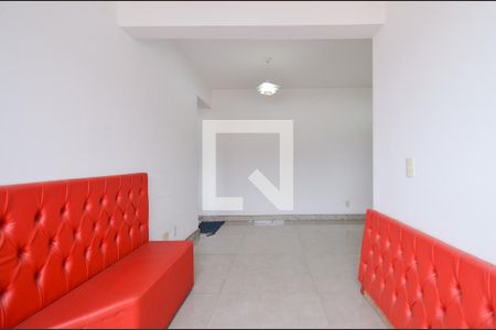 Sala  de apartamento para alugar com 3 quartos, 75m² em Cachoeirinha, Belo Horizonte