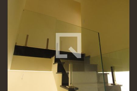 Escada de casa à venda com 3 quartos, 150m² em Umuarama, Osasco