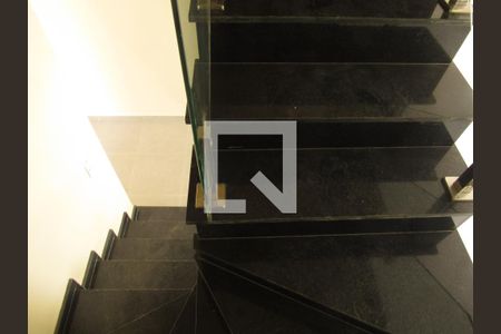 Escada de casa à venda com 3 quartos, 150m² em Umuarama, Osasco