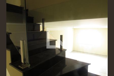 Escada de casa à venda com 3 quartos, 150m² em Umuarama, Osasco