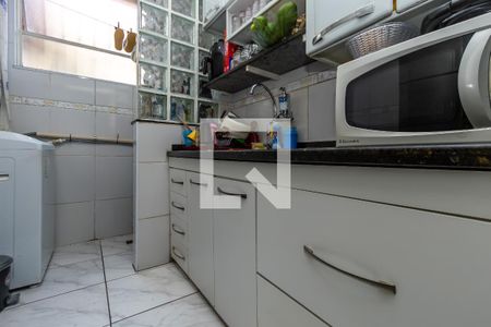 Cozinha de apartamento para alugar com 2 quartos, 40m² em Itatiaia, Belo Horizonte