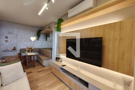 Sala de Estar de apartamento à venda com 2 quartos, 93m² em Swiss Park, Campinas
