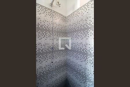 Banheiro de kitnet/studio para alugar com 1 quarto, 45m² em Jardim Guarau, São Paulo