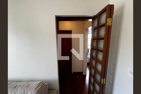 Corredor de apartamento para alugar com 2 quartos, 55m² em Vila Ester (zona Norte), São Paulo