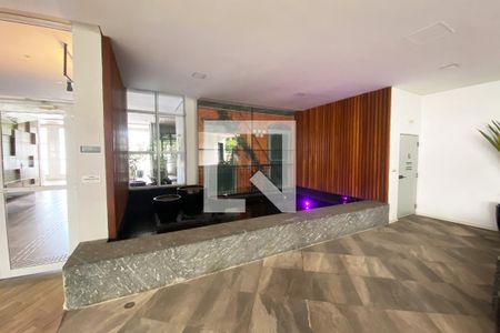 Hall de entrada de apartamento à venda com 2 quartos, 84m² em Pinheiros, São Paulo