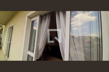 Sacada  de casa à venda com 4 quartos, 318m² em City Bussocaba, Osasco