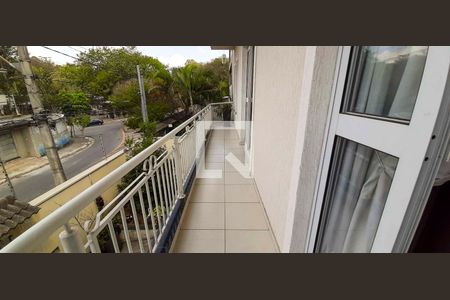 Sacada  de casa à venda com 4 quartos, 318m² em City Bussocaba, Osasco