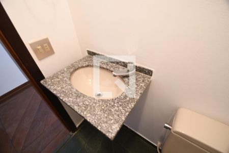 Lavabo de apartamento para alugar com 3 quartos, 110m² em Cambuí, Campinas