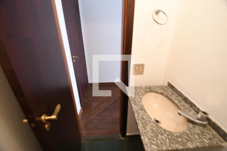 Lavabo de apartamento para alugar com 3 quartos, 110m² em Cambuí, Campinas