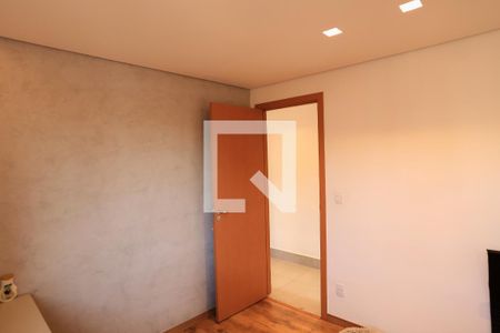 Quarto de apartamento à venda com 2 quartos, 70m² em Sagrada Família, Belo Horizonte