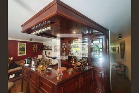 Casa à venda com 4 quartos, 420m² em Jardim Marajoara, São Paulo