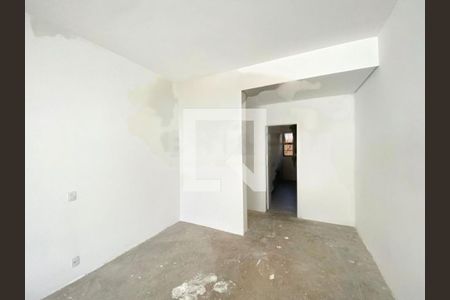 Casa à venda com 4 quartos, 310m² em Jardim Prudência, São Paulo