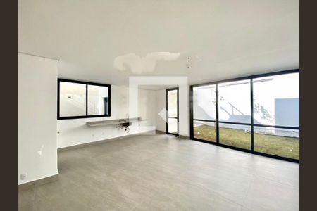 Casa à venda com 4 quartos, 310m² em Jardim Prudência, São Paulo