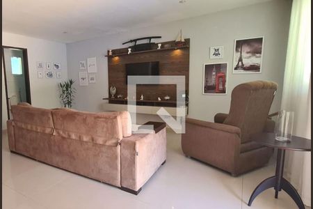 Casa à venda com 4 quartos, 315m² em Vargem Pequena, Rio de Janeiro