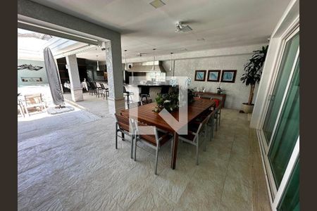 Casa à venda com 4 quartos, 800m² em Barra da Tijuca, Rio de Janeiro