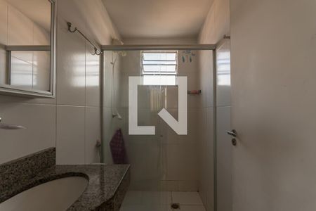 Banheiro Social de apartamento à venda com 2 quartos, 50m² em São João Batista, Belo Horizonte