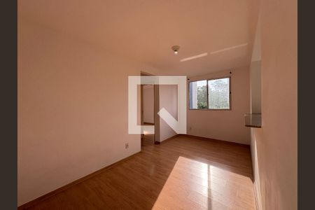 Sala de apartamento para alugar com 2 quartos, 50m² em Parque São Vicente, Santo André