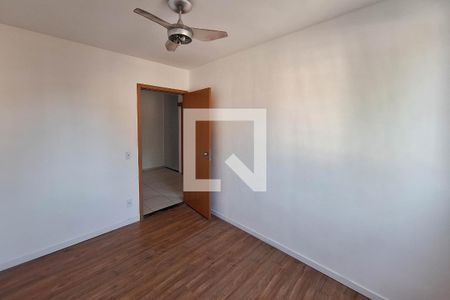 Quarto 1 de apartamento para alugar com 2 quartos, 49m² em Maria Paula, São Gonçalo