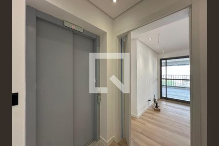 Entrada de apartamento à venda com 3 quartos, 158m² em Pompeia, São Paulo