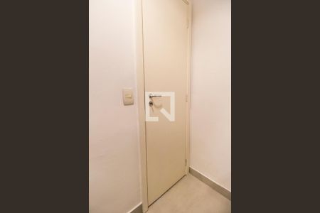 Banheiro  de apartamento para alugar com 2 quartos, 74m² em Jardim Tupanci, Barueri