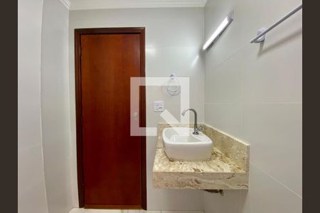 Banheiro de apartamento para alugar com 1 quarto, 50m² em Aviação, Praia Grande