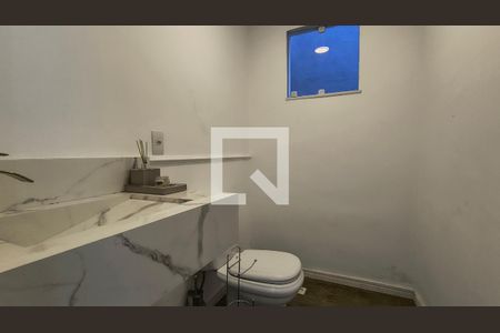 Lavabo de casa de condomínio para alugar com 3 quartos, 220m² em Recreio dos Bandeirantes, Rio de Janeiro