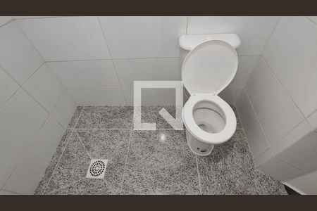 Banheiro de casa para alugar com 1 quarto, 60m² em Vila Lourdes, Ferraz de Vasconcelos
