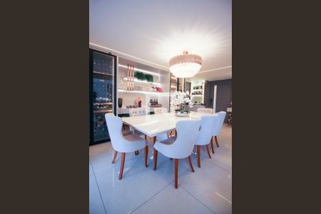 Sala de apartamento à venda com 3 quartos, 246m² em Vila Suzana, São Paulo