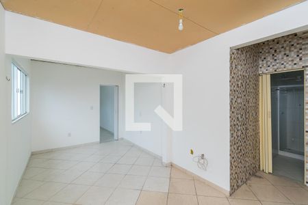 Sala de casa para alugar com 1 quarto, 37m² em Brás de Pina, Rio de Janeiro