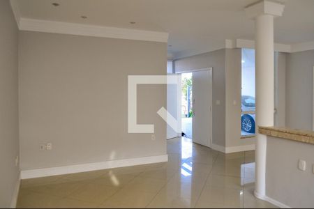 Sala de casa de condomínio para alugar com 5 quartos, 250m² em Hípica, Porto Alegre