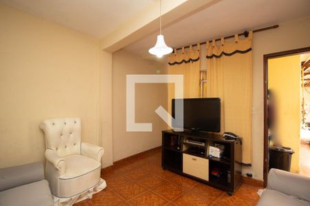 Casa 2 - Sala de casa à venda com 5 quartos, 240m² em Vila Cavaton, São Paulo
