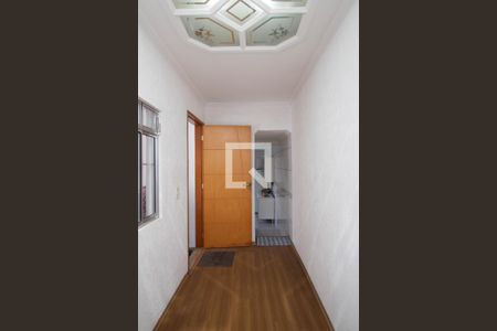 Corredor de casa à venda com 5 quartos, 240m² em Vila Cavaton, São Paulo