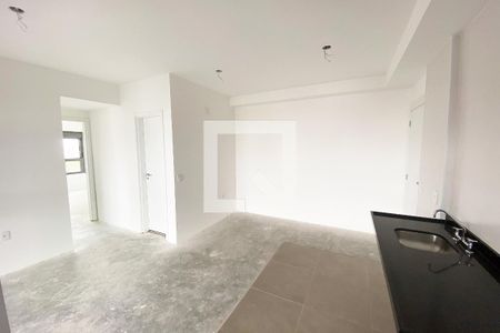 Sala/Cozinha de apartamento à venda com 2 quartos, 77m² em Pinheiros, São Paulo